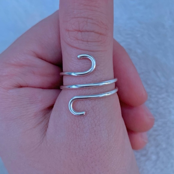 WIRE SWIRL RING - Picture 2 of 3